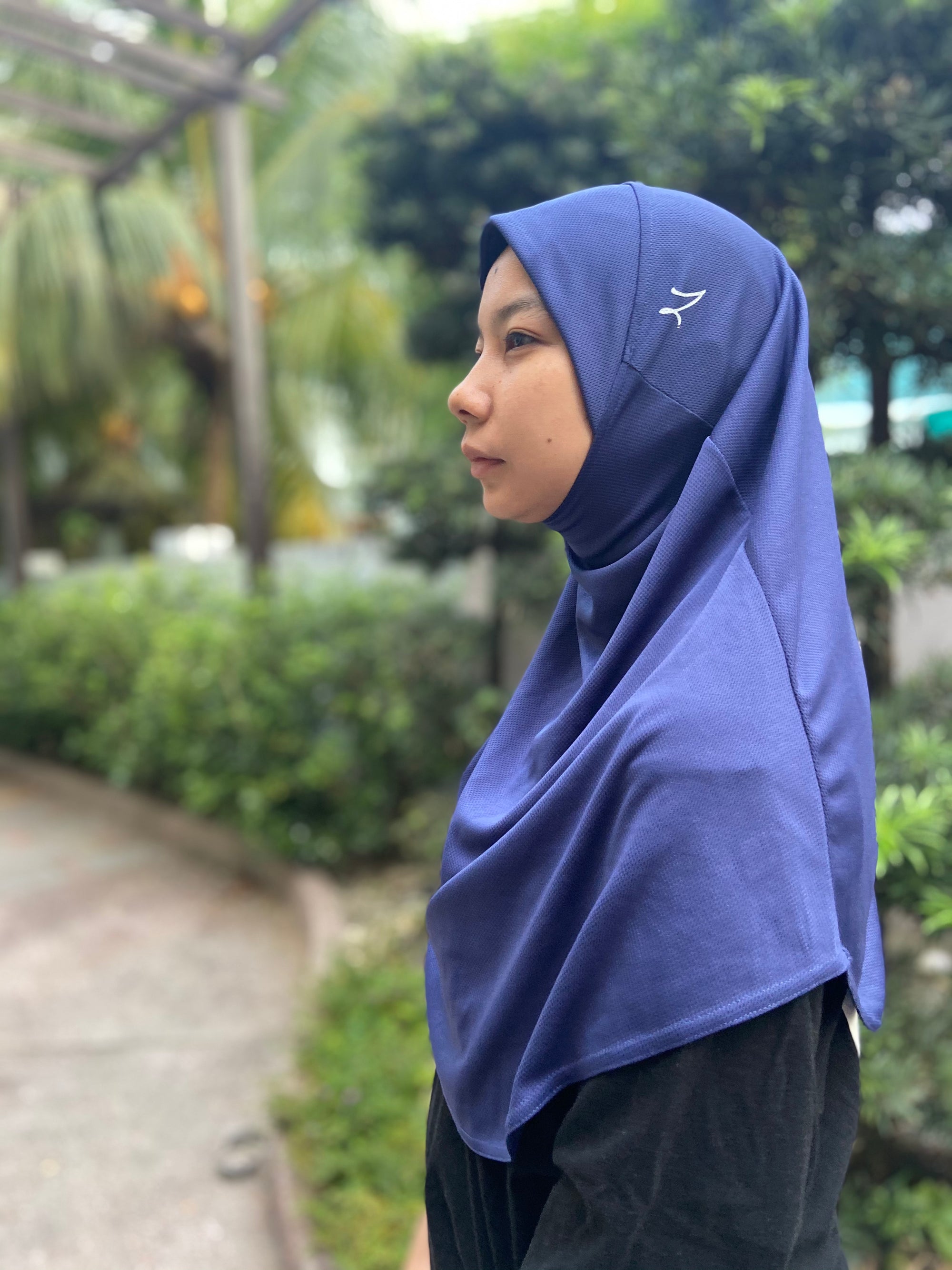 Sports Hijab untuk Muslimah. Lembut dan ringan.