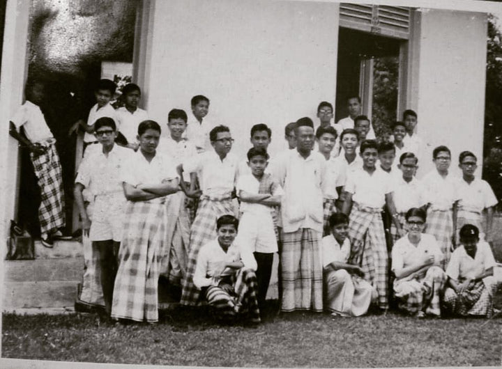 Kain pelikat (sarong) - A picture full of nostalgia from Class of 68' from MCKK