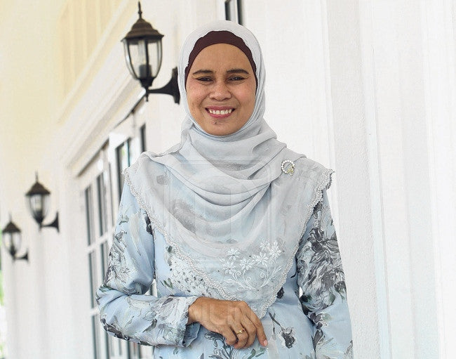 Puan Padzilah Enda Sulaiman adalah pengasas kepada jenama Telekung Siti Khadijah yang sangat popular di sekitar Asia Tenggara. Beliau bermula dari hanya beberapa helai sebulan dan kini beliau sudah mengorak langkah sehingga hampir 10,000 telekung setiap b