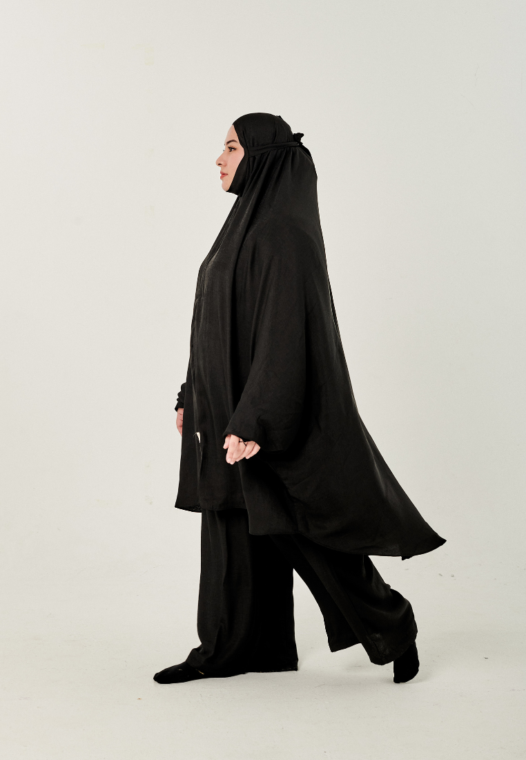Nayla Jilbab Set in Black (Solat-ready Attire)