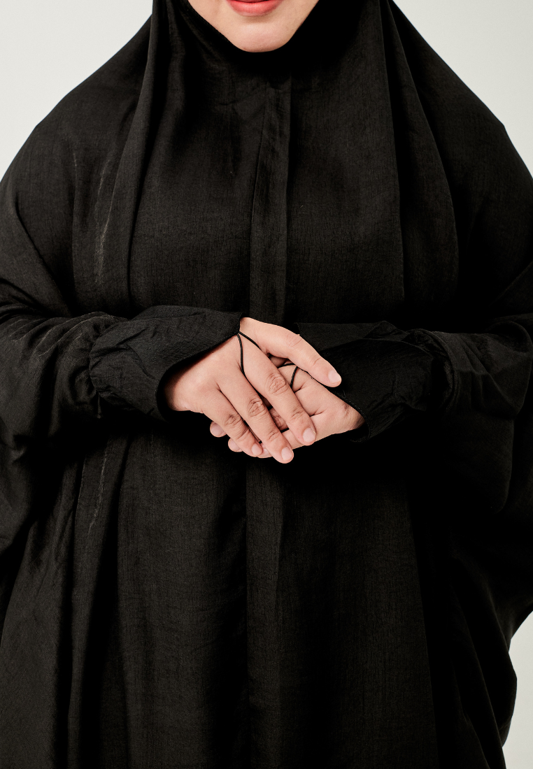 Nayla Jilbab Set in Black (Solat-ready Attire)