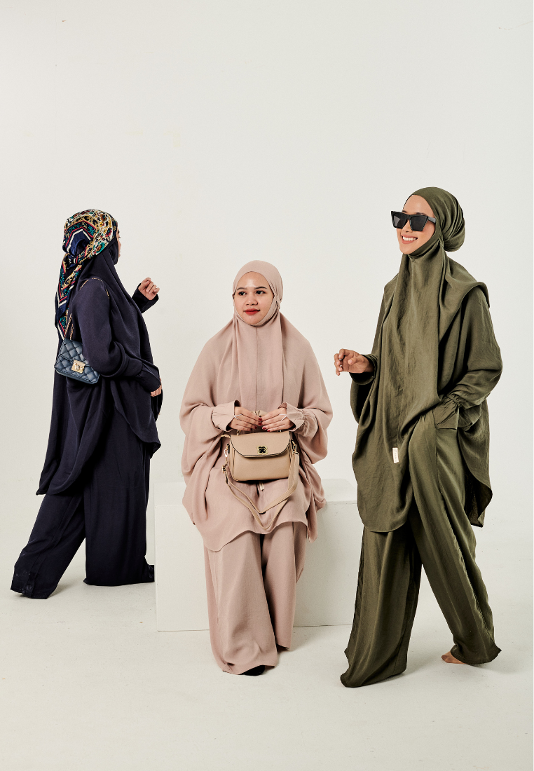 Nayla Jilbab Set in Plum (Solat-Ready Attire)