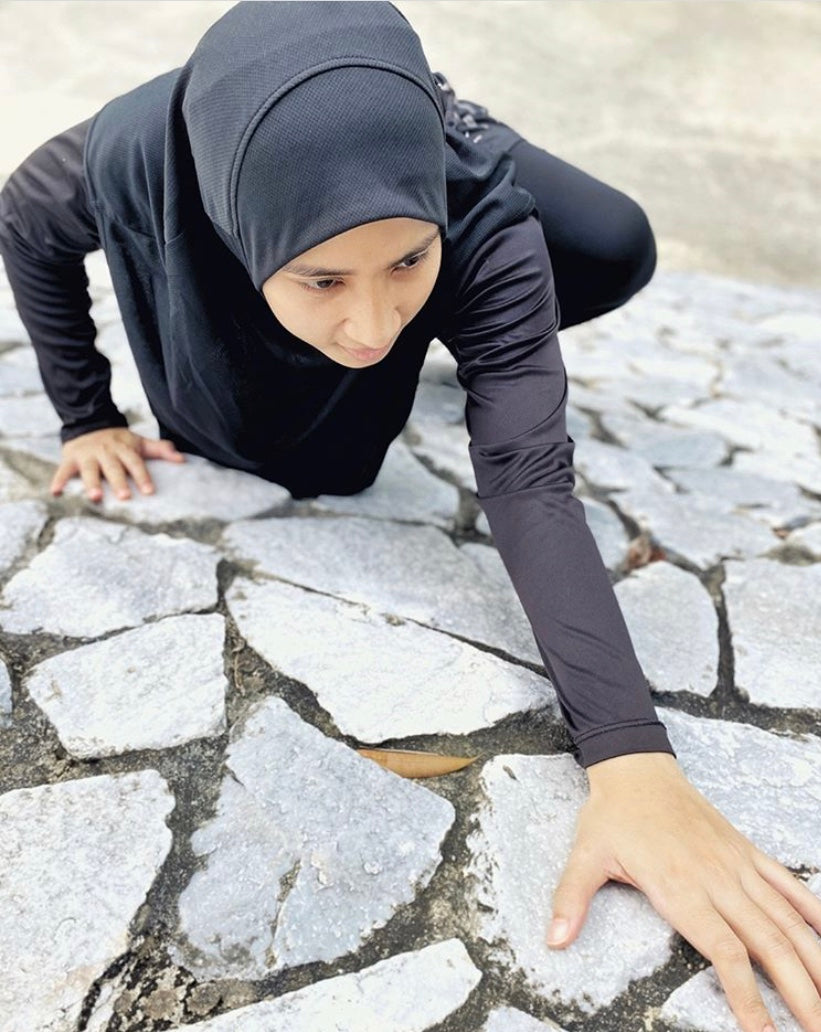 Basic black sports hijab - breathable and comfortable