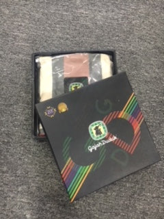 Contoh Kotak pembungkusan kain pelikat Gajah Duduk Zaahara