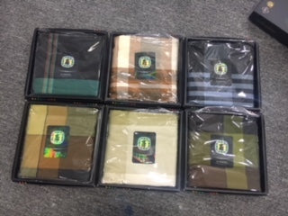 Kotak pembungkusan kain pelikat Gajah Duduk Zaahara