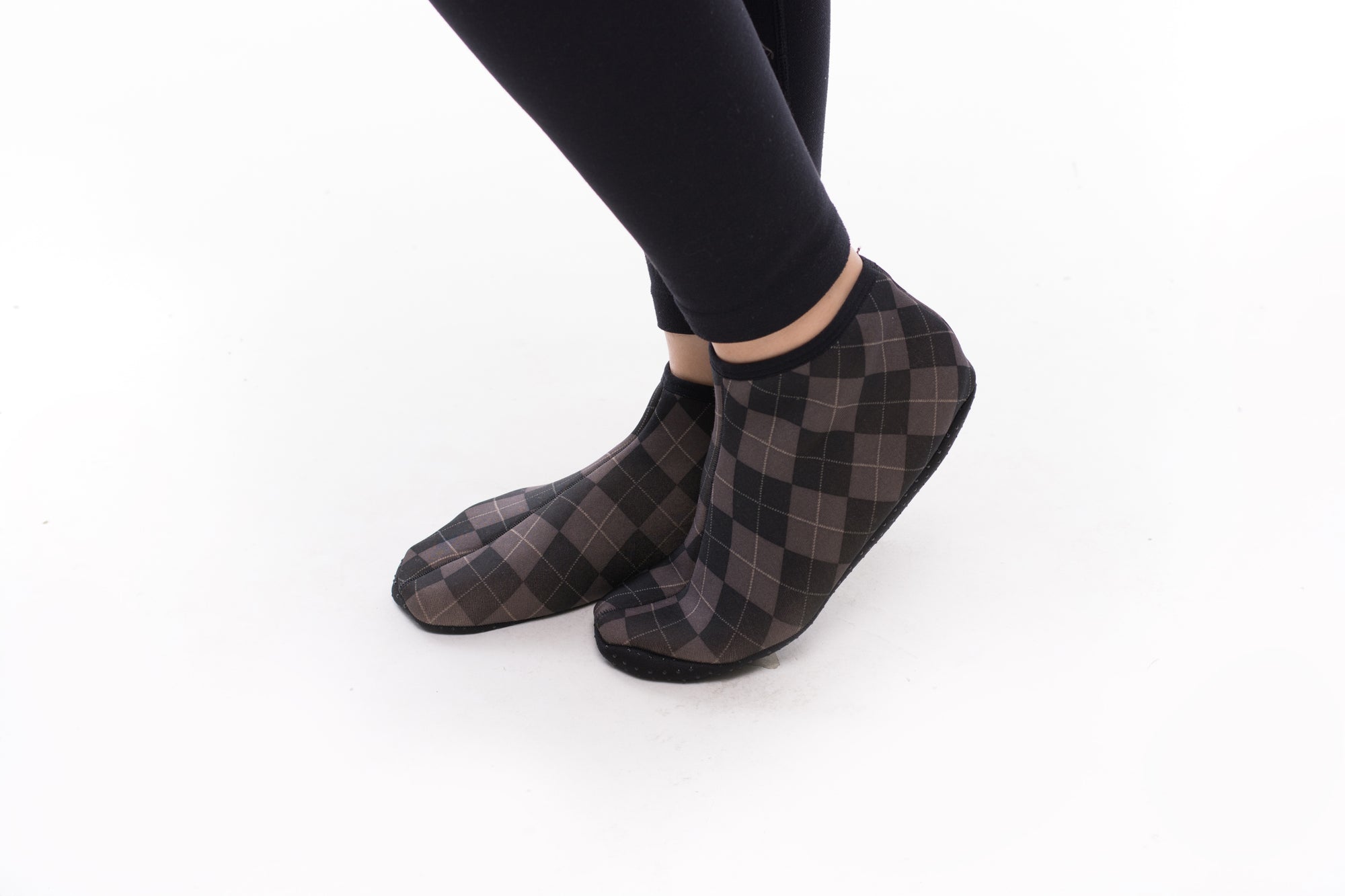 Stokin tawaf anti-slip Zaahara untuk Haji dan Umrah