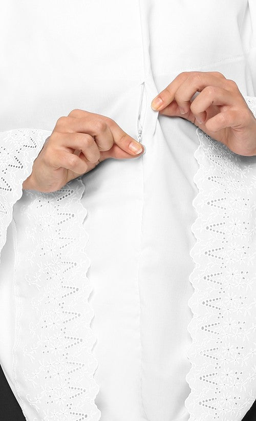 Telekung Mini Lace Umrah Zaahara pegang poket